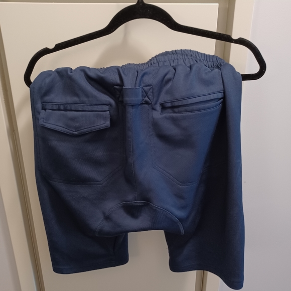 Live Fit Tech Shorts - Medium - Picture 2 of 3